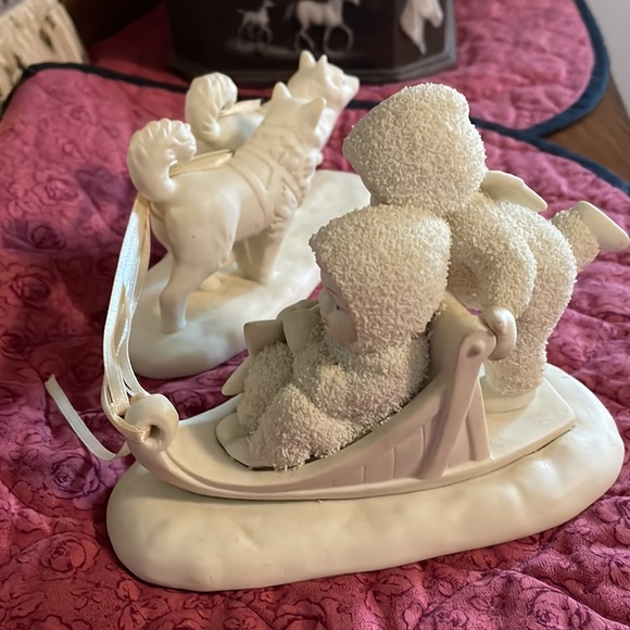 Snowbabies with sled and dogs - Picture 5 of 5